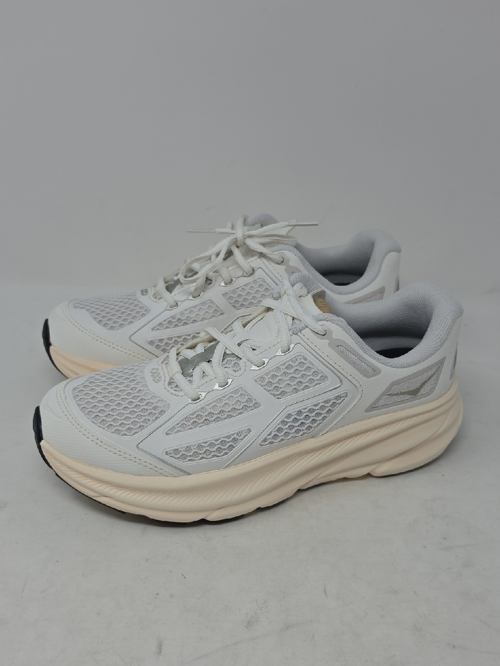 Hoka Clifton 9 Unisex White Mesh Athletic Sneakers Lightweight Size 6